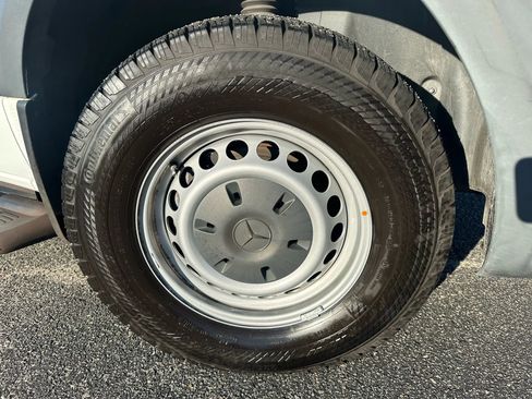 Used 2021 Mercedes-Benz Sprinter 3500 image 40