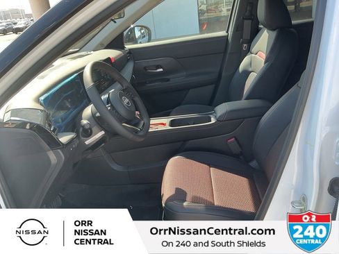 New 2026 Nissan Kicks SR FWD image 17