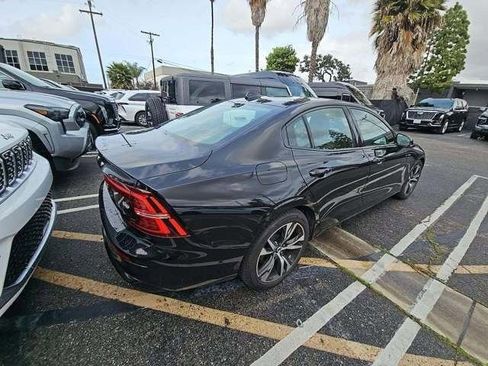 Used 2024 Volvo S60 B5 Plus image 3