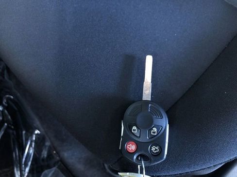 Used 2018 Ford Focus SE image 32