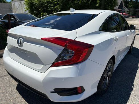 Used 2018 Honda Civic EX image 9