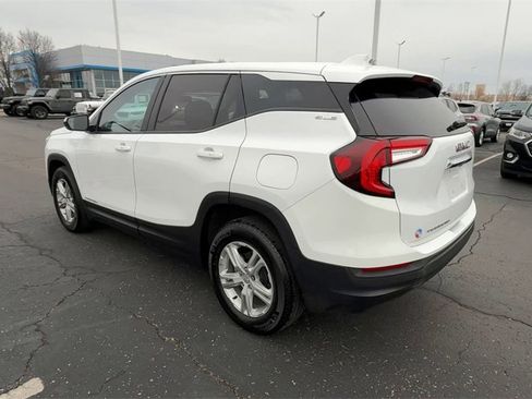 Used 2023 GMC Terrain SLE image 6