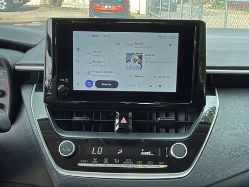 Used 2025 Toyota Corolla LE FWD image 19
