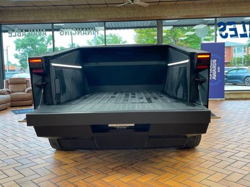 Used 2024 Tesla Cybertruck AWD Crew Cab image 8