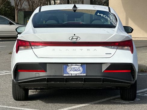 New 2026 Hyundai Elantra Blue image 5