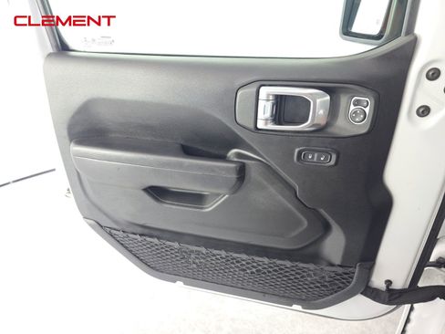 Used 2022 Jeep Gladiator Sport image 23