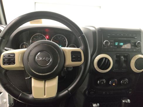 Used 2017 Jeep Wrangler Sport w/ Quick Order Package 24S AWD/4WD image 22