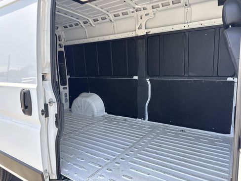 Used 2025 RAM ProMaster 2500 w/ Convenience Group FWD image 28
