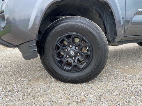 Used 2019 Toyota Tacoma SR5 RWD image 10