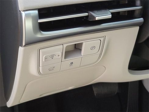 New 2026 Hyundai Tucson Limited image 16