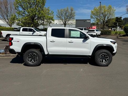New 2026 Chevrolet Colorado ZR2 w/ Technology Package AWD/4WD image 8