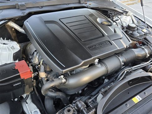 Used 2020 Jaguar XE S image 18