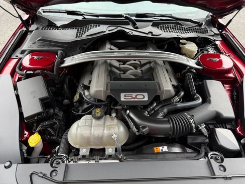 Used 2017 Ford Mustang GT Premium RWD image 6