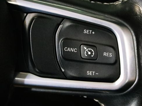 Used 2021 Jeep Wrangler Unlimited Sahara w/ Dual Top Group AWD/4WD image 20