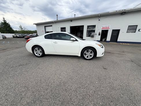 Used 2011 Nissan Altima 2.5 S w/ 2.5S Premium Pkg FWD image 29
