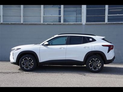 New 2025 Chevrolet Trax LT w/ Sunroof Package