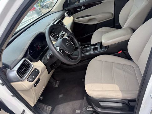 Used 2019 Kia Sorento FWD image 18