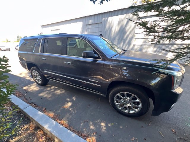 Used 2016 GMC Yukon XL Denali w/ Open Road Package AWD/4WD image 1