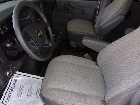Used 2016 Chevrolet Express 3500 LT w/ LT Preferred Equipment Group image 13