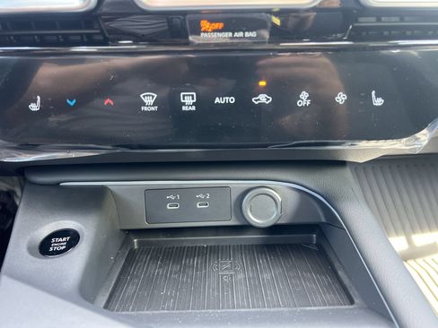New 2026 Nissan Sentra SV w/ SV Convenience Package FWD image 7