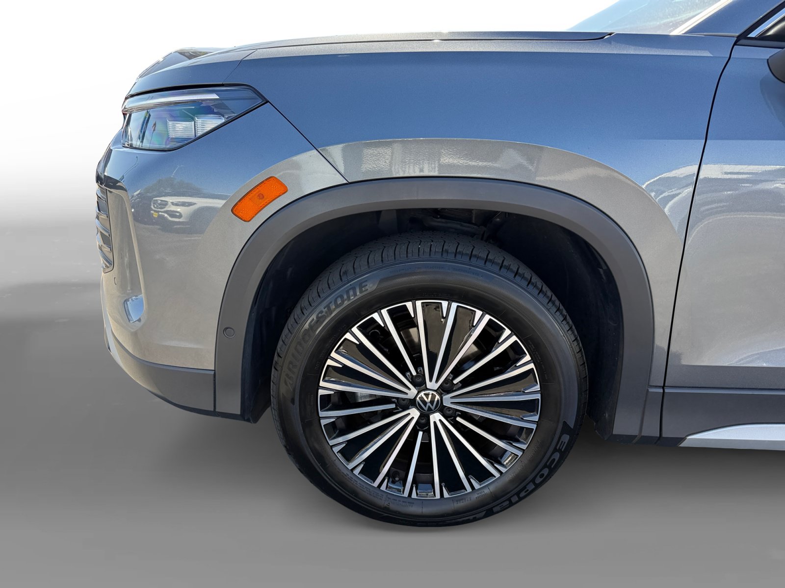 Certified 2025 Volkswagen Tiguan S FWD image 9
