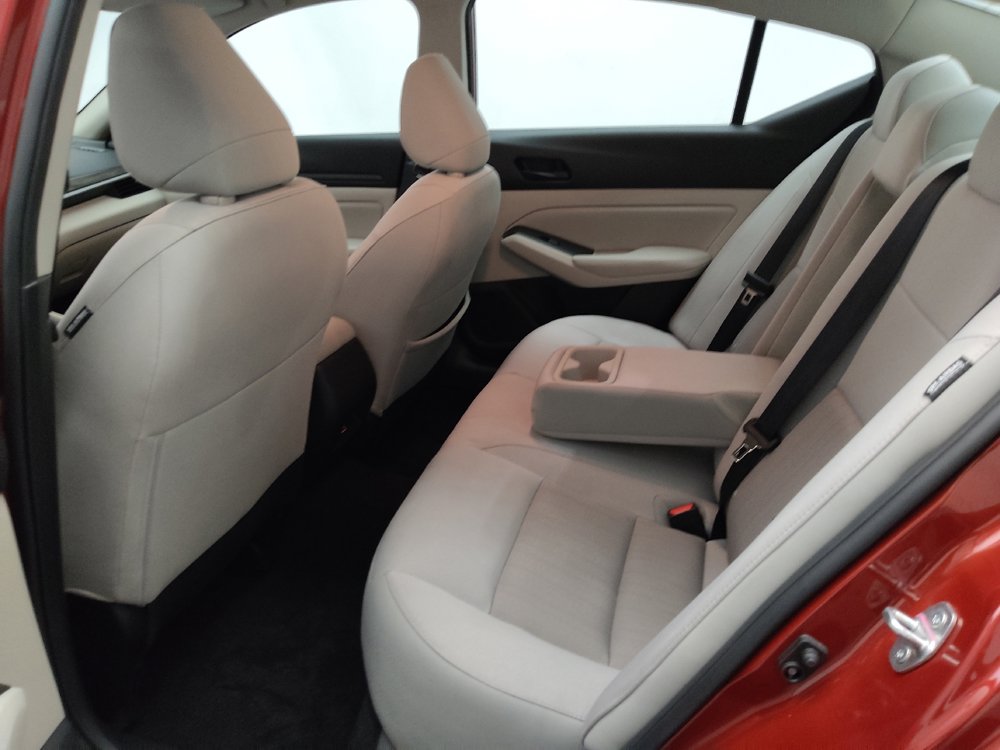 Used 2025 Nissan Altima 2.5 SV FWD image 18
