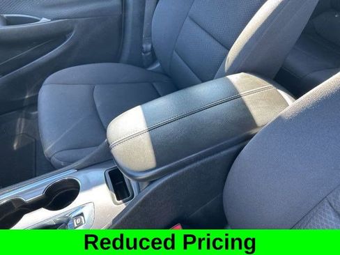 Used 2023 Chevrolet Malibu LT image 32
