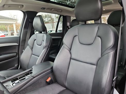 Used 2022 Volvo XC90 T5 Momentum w/ Climate Package image 26