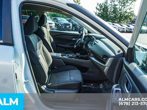 Used 2024 Nissan Rogue SV FWD image 23