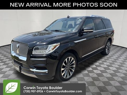 Used 2021 Lincoln Navigator Reserve AWD/4WD image 3