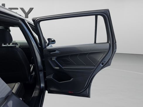 Used 2022 Volkswagen Tiguan SEL R-Line image 29