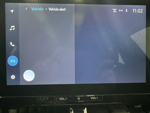 Used 2025 Toyota Corolla SE w/ SE Premium Package image 32