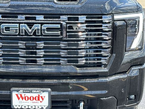 New 2026 GMC Sierra 3500 Denali Ultimate AWD/4WD image 11
