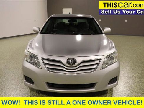 Used 2011 Toyota Camry LE image 2