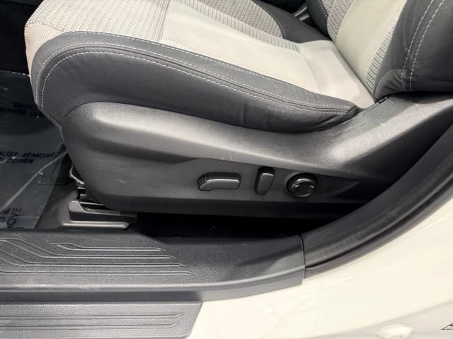 Used 2023 Subaru Outback Premium AWD/4WD image 13