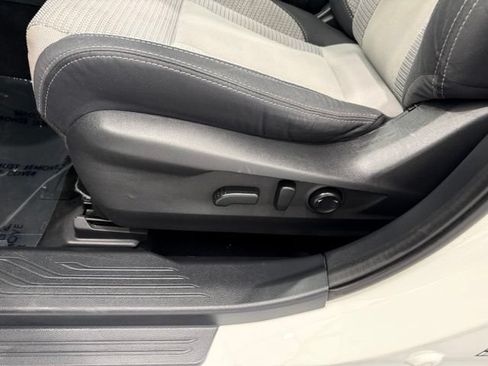 Used 2023 Subaru Outback Premium AWD/4WD image 13