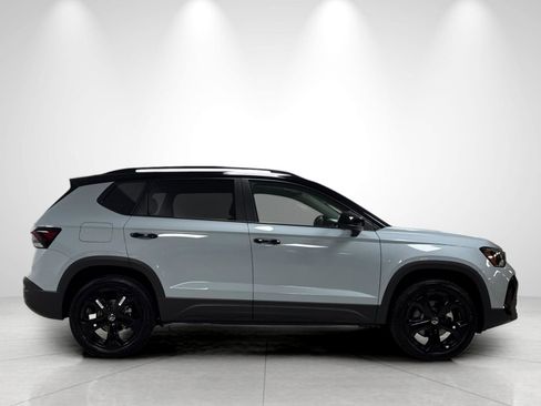 New 2026 Volkswagen Taos SE AWD/4WD image 6