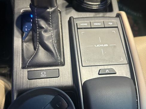 Used 2019 Lexus ES 350 image 3