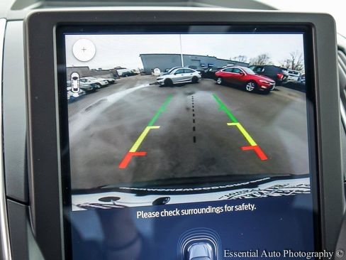 Used 2022 Ford Edge Titanium w/ Equipment Group 301A image 19