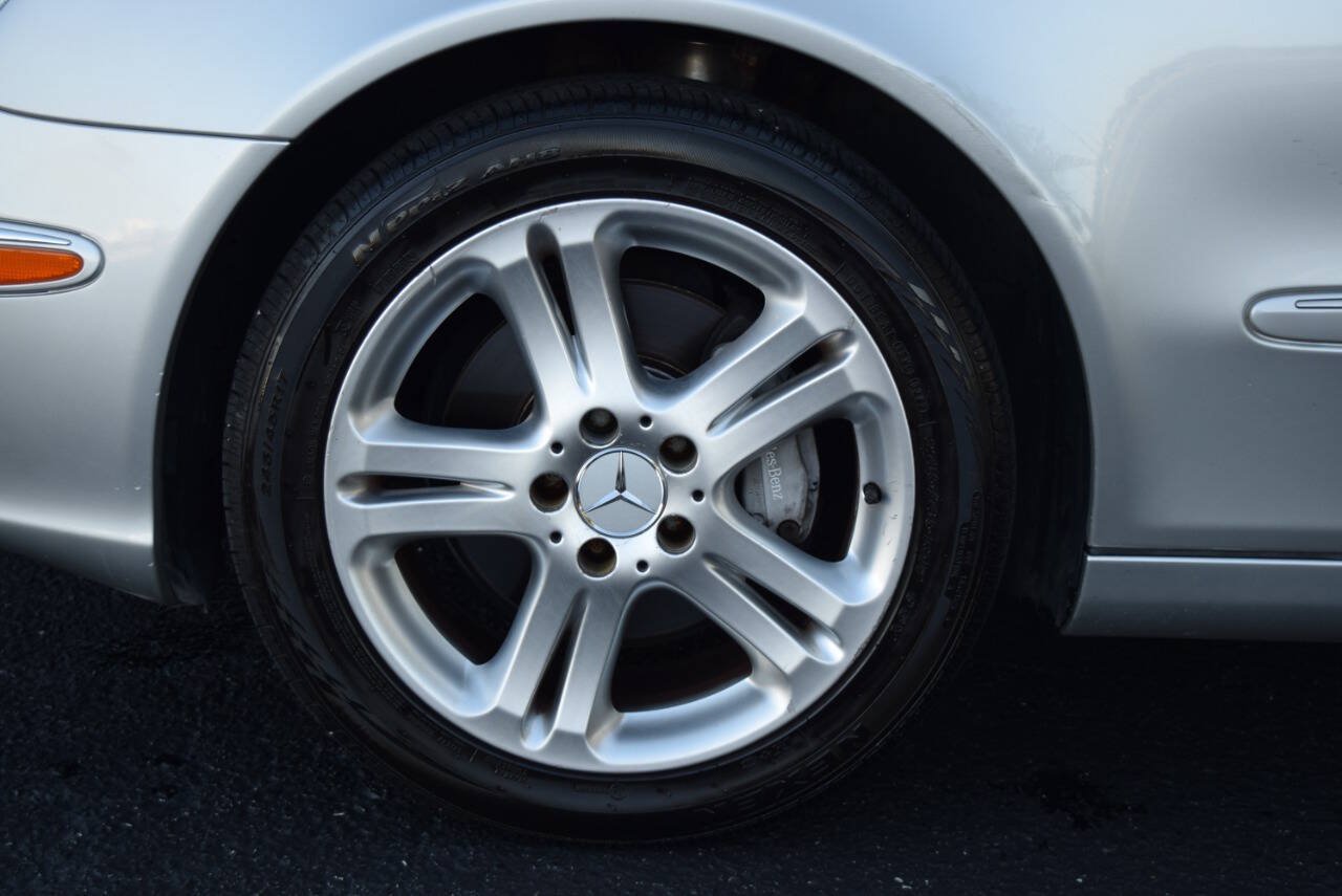 Used 2004 Mercedes-Benz E 500 Sedan image 10