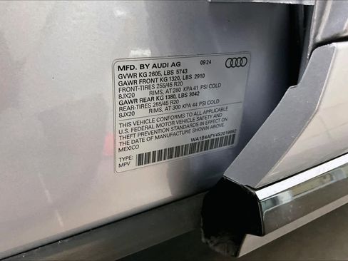 Certified 2025 Audi SQ5 Premium Plus w/ Premium Plus Package image 32