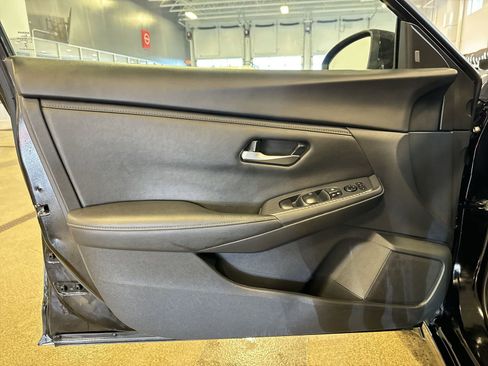 Used 2024 Nissan Sentra SV FWD image 18