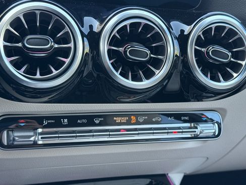 Certified 2025 Mercedes-Benz GLA 250 image 25