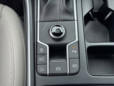 Used 2025 Kia Sorento S image 26
