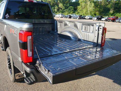 Used 2026 Ford F350 Platinum AWD/4WD image 9