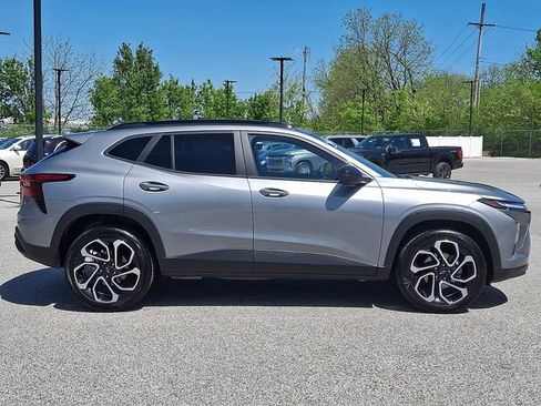 Used 2025 Chevrolet Trax RS w/ Driver Confidence Package FWD image 10
