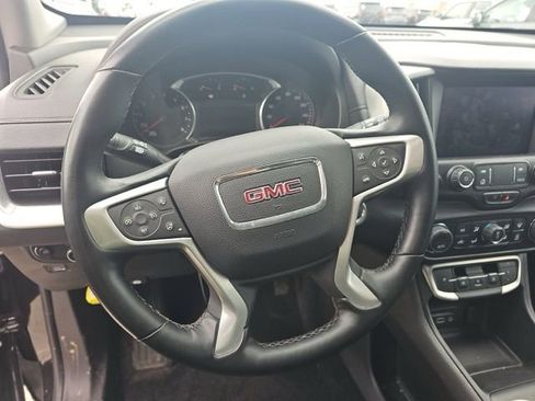Used 2024 GMC Terrain SLT image 11