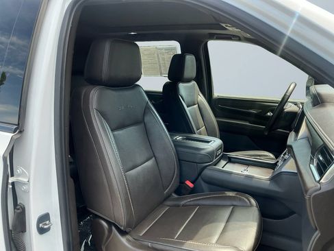 Used 2023 GMC Yukon Denali AWD/4WD image 16