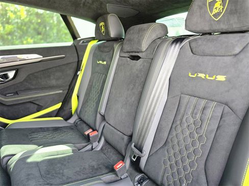 Used 2024 Lamborghini Urus Performante image 13