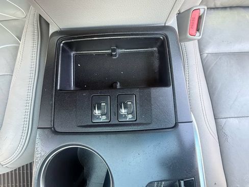 Used 2016 Toyota Camry XLE FWD image 19